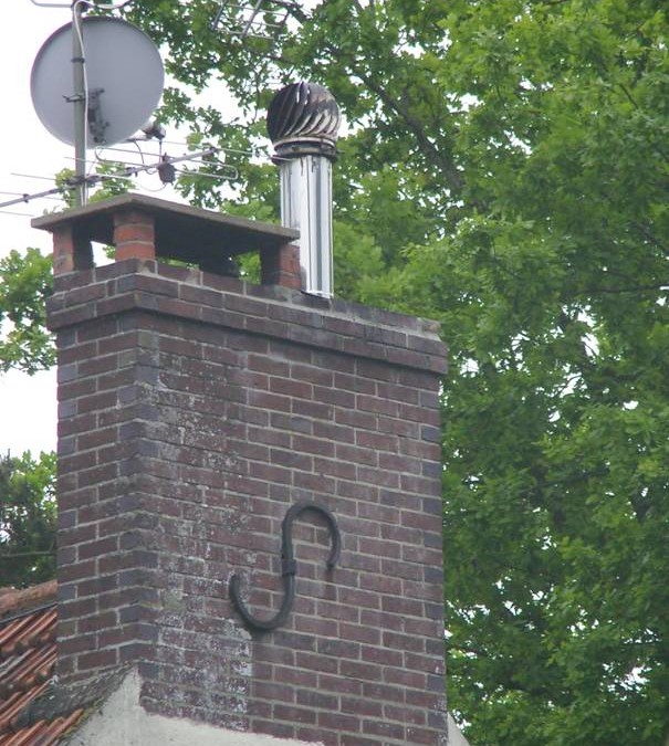 Une cheminée avec insert qui refoule quelles que soient les conditions